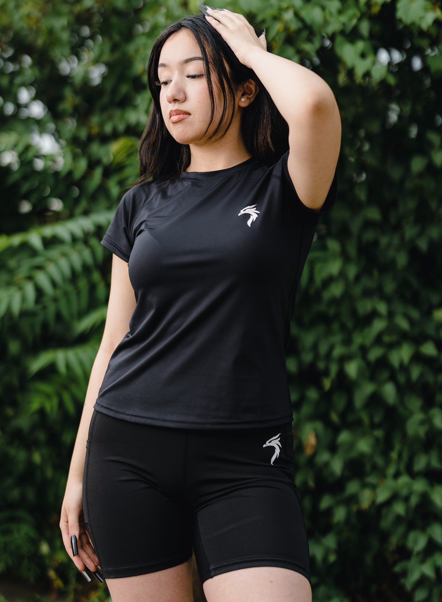 WOMEN'S VALOR PERFORMANCE SHIRT - BLACK