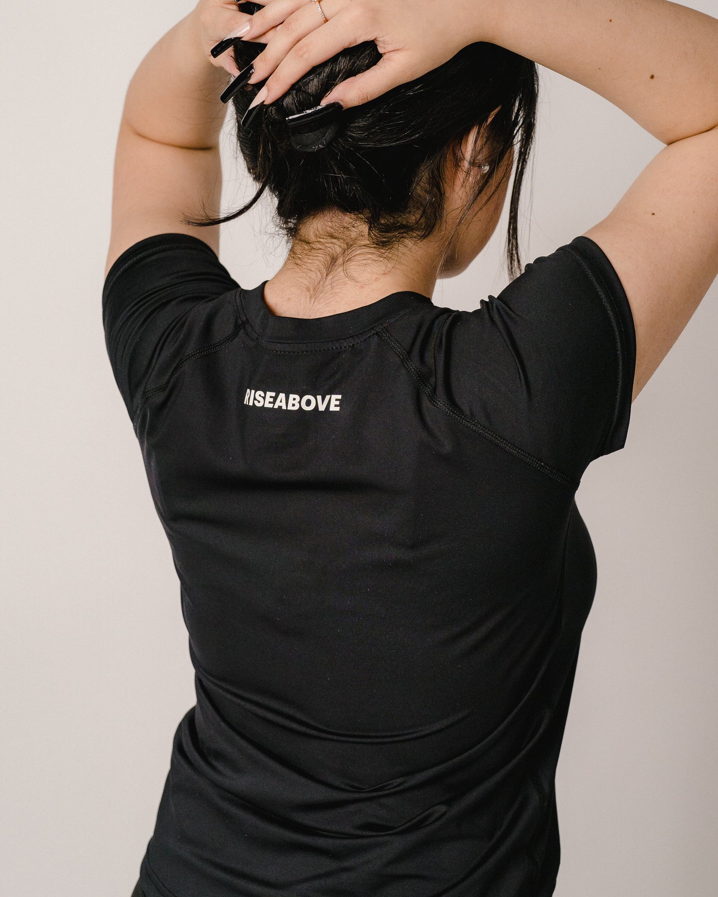 WOMEN'S VALOR PERFORMANCE SHIRT - BLACK
